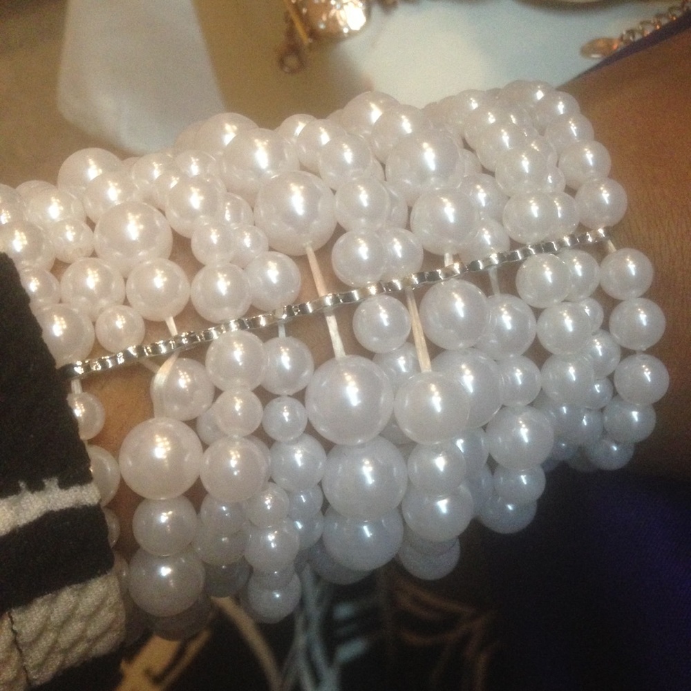 Cluster of pearls bracelet